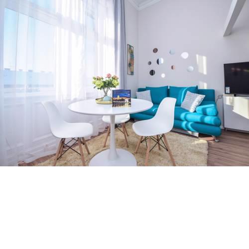 Aqua E51 Designer Apartment