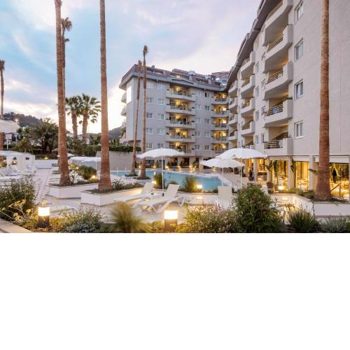 AQUA Hotel Montagut Suites 4*Sup