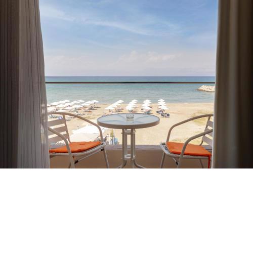 Aqua Luxury Suites by Estia