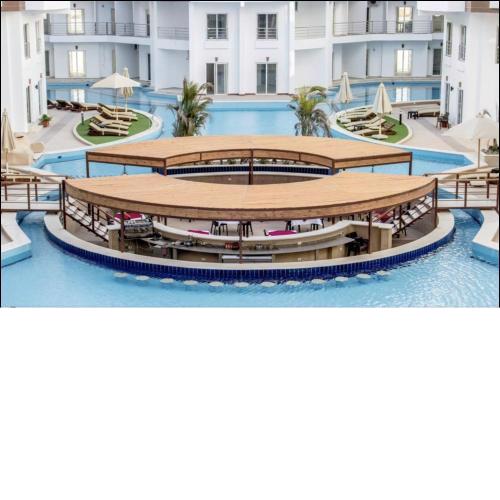 Aqua Palms Resort