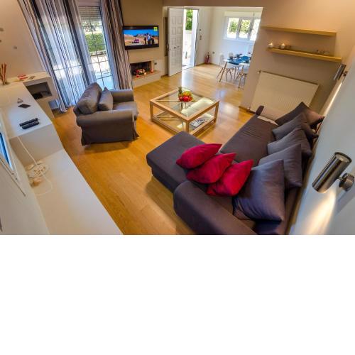 Aquarius - Glyfada detached house