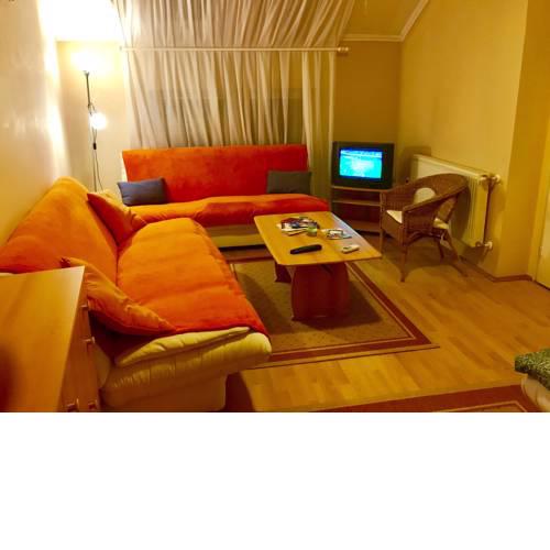 ARANYSAROK IM APARTMAN