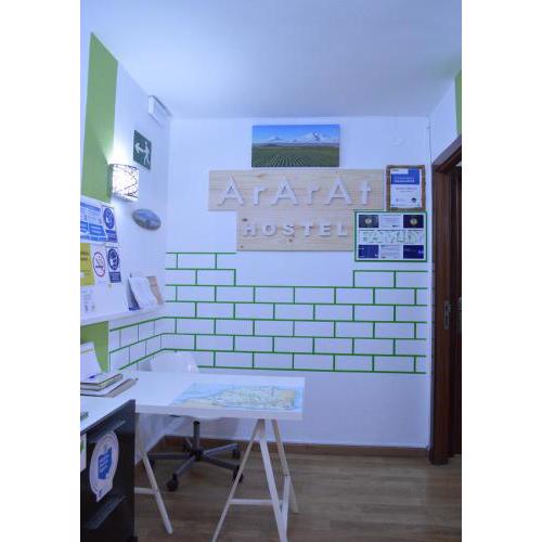 ArArAt Hostel