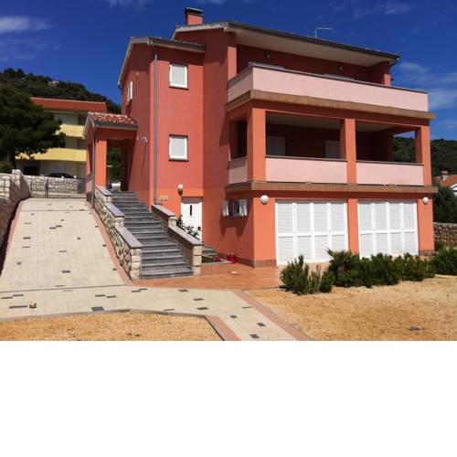 Arbiana Apartments