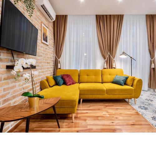 Architecture Fan's Apartment