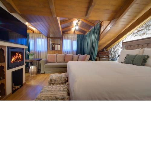 ARCHONTARIKI Historic Boutique Hotel
