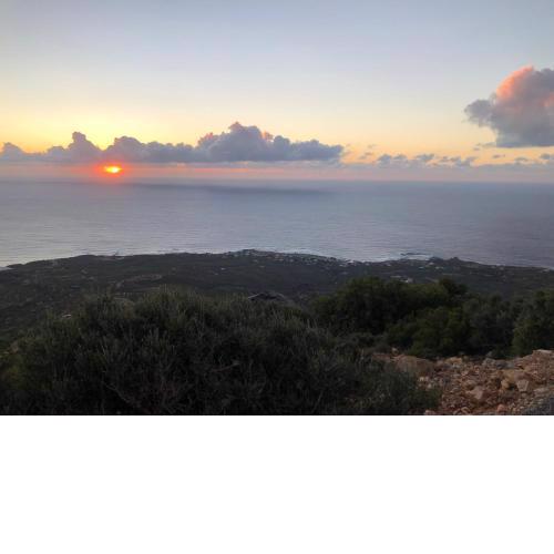 ARETI Sea View Mountain Cottage
