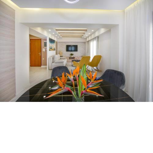 Aretousa Home