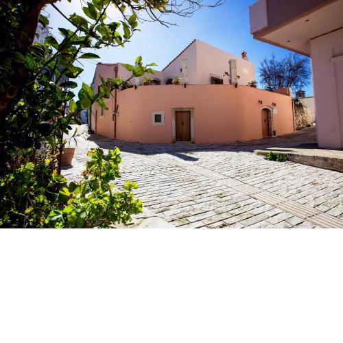 Ariadne Traditional Home