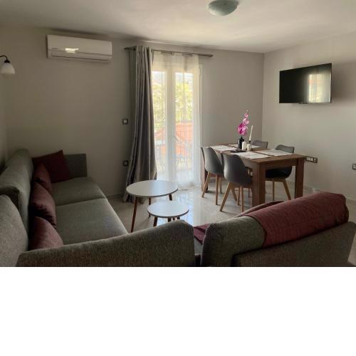 Arian Apartments