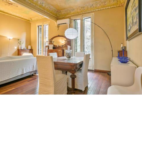 Aribau Apartment