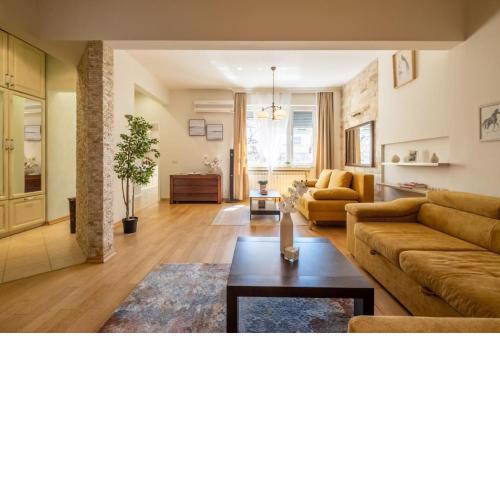 Aristocratic Place, TOP location