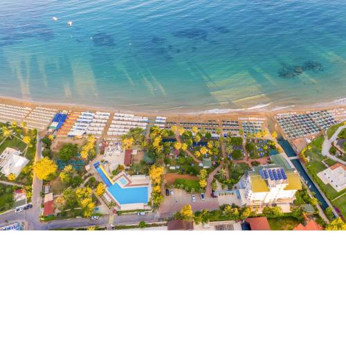 Armas Green Fugla Beach