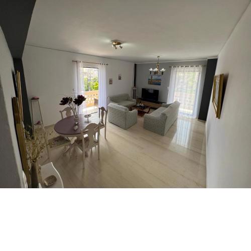 ''Armens luxury home'' 3 minutes from the beach by foot