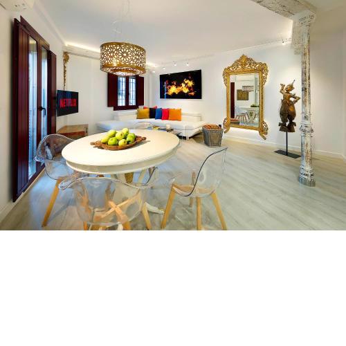 Art Chapiz Apartments