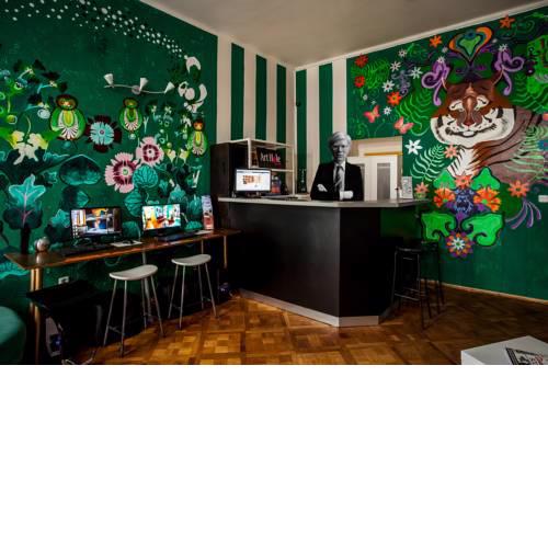 Art Hole Hostel