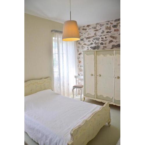 Artistic House in Limni Evias