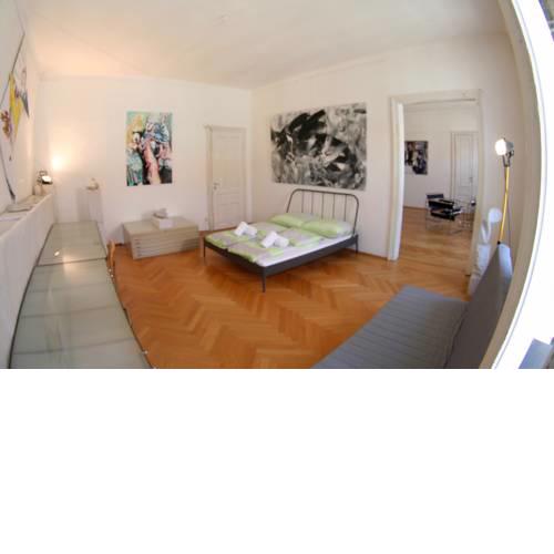 Artist's City Centre Apartment