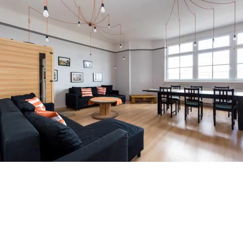 Astoria Design Apartment for Groups