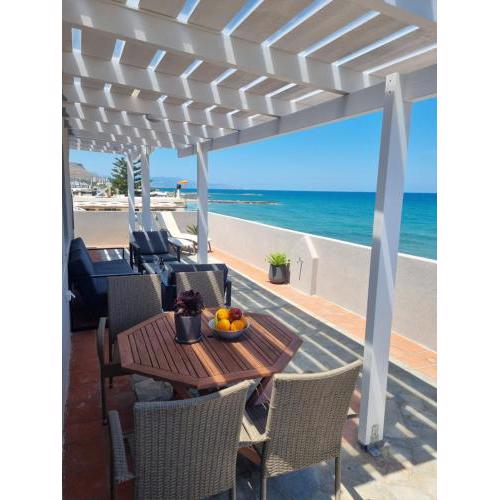 Astra Sea View Apartment, Sea Front