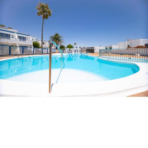 Atalaya Ground Floor Poolside Apartment