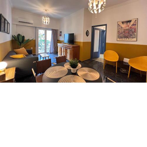 Athenian Style & Art 2 bdr apartment