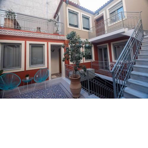 ATHENIAN YARD SUITES