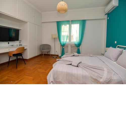 Athens central studio in front of Syntagma metro