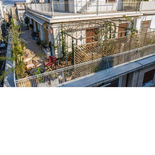 Athens noir: 1920s vibe on the East Mediterranean