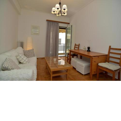 Athens relax apt 12 min from metro Abelokipi
