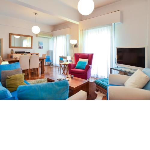 Athens Stylish apt next to the beach and port