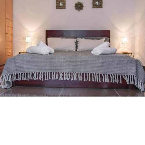 Athina House "by Checkin"