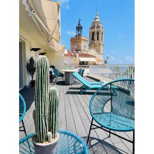 Ático con Fantásticas Vistas al Mar y la iglesia