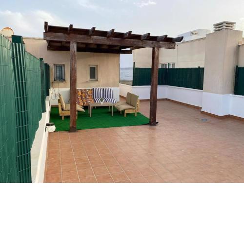 Ático con gran terraza y bonitas vistas