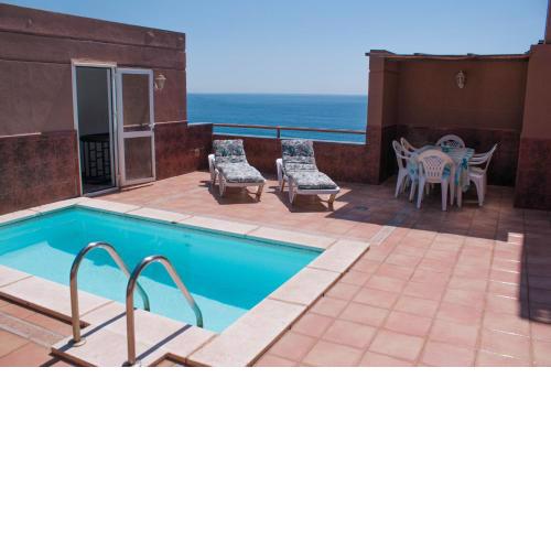 Ático con Piscina Privada e Impresionantes Vistas al Mar en Fuengirola