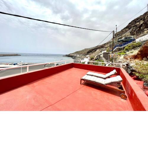 Atico de 2 dormitorios con vista al Mar, a 100 m de playa