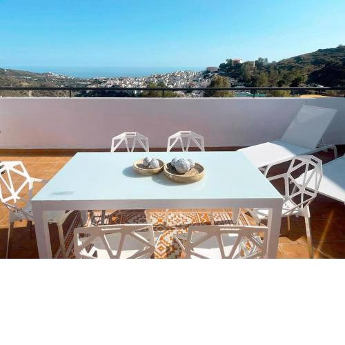 Ático de Torrox, 56 m2 de terraza al mar