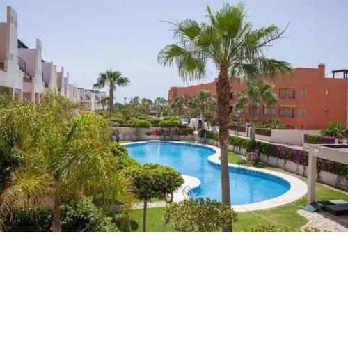 Ático dúplex con piscina privada y vistas al mar!