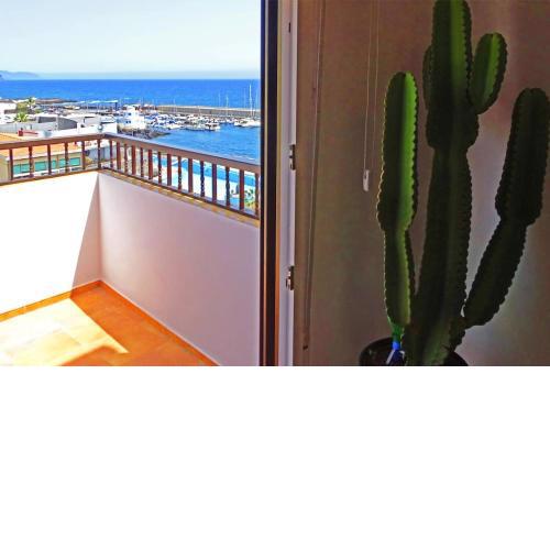 Ático en Candelaria con vistas al mar, aire acondicionado y garaje