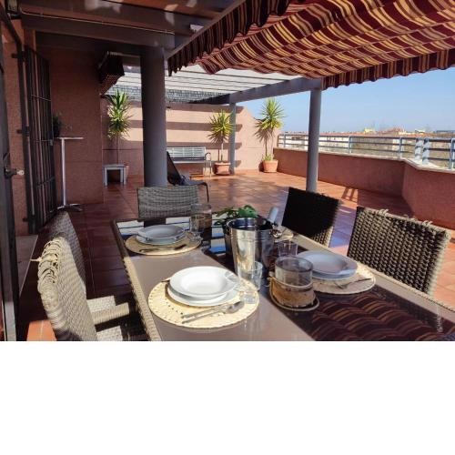 ÁTICO TERRAZA 65m. Playa, piscina, A/C, Wifi