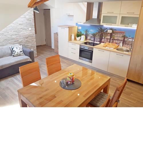 Attic Split apartment near city centre