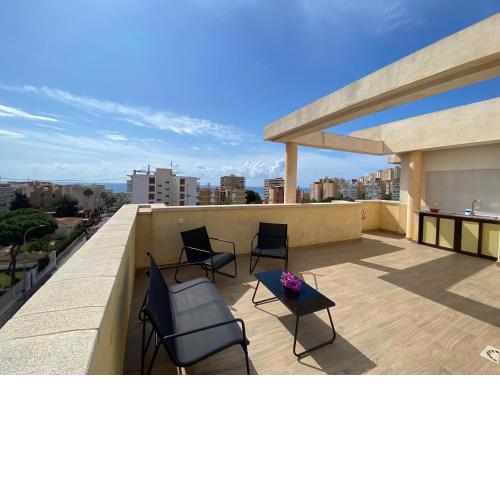 Attic with great terrace close to the sea