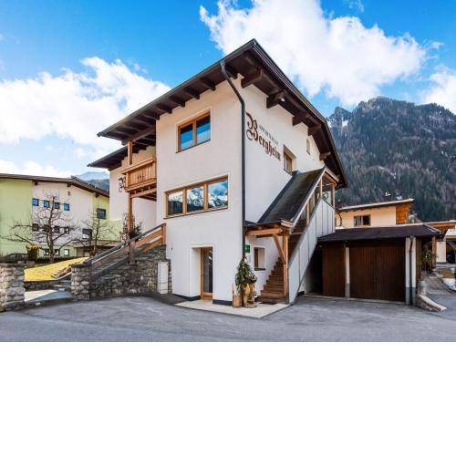 Attractive apartment in Umhausen with garden