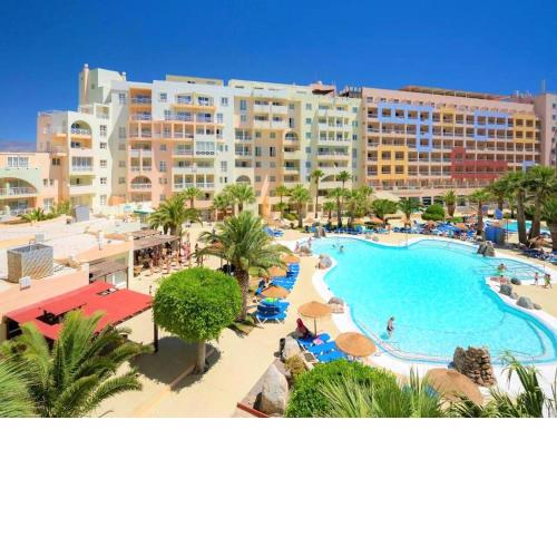 Attractive holiday home in Roquetas de mar surrounded by beaches