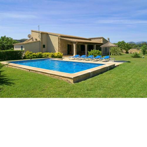 Attractive Puerto Pollensa Holiday Villa 3 bedrooms Private Pool and Gardens Villa Pedra Vista