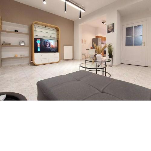 Avli House