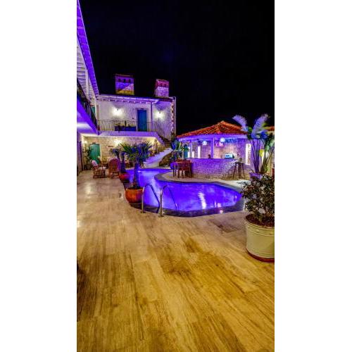 Avlu Alaçatı Boutique Hotel