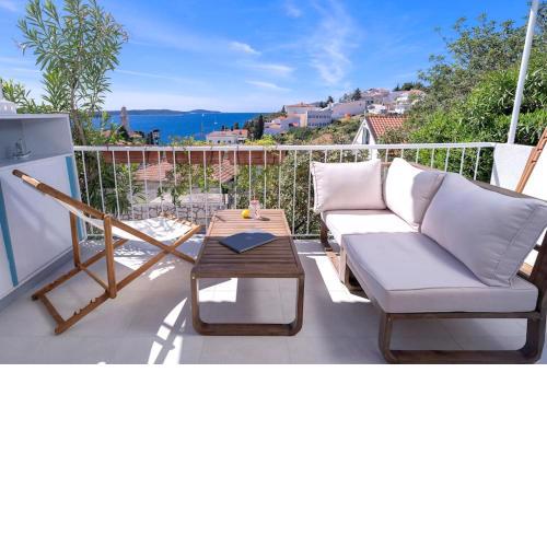 AWAKEN Gorgeous Sea View Apartment
