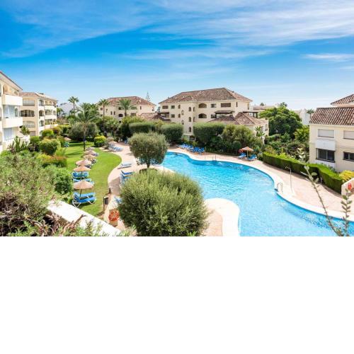 Awesome 3 Br Apart. w/ 4 Terraces, Pool & Parking
