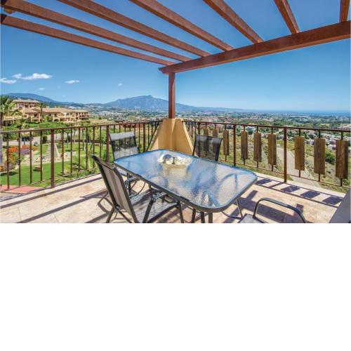 Awesome apartment in Benahavis with 2 Bedrooms, Outdoor swimming pool and Swimming pool